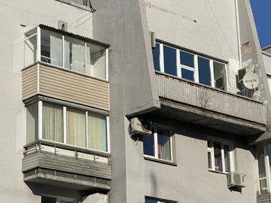 Покупатели ждут подходящего момента для выхода на рынок .
