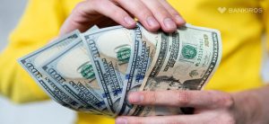 podpolnye-menjaly-prosjat-za-dollary-150-rublej-chto-proishodit-na-chernom-rynke